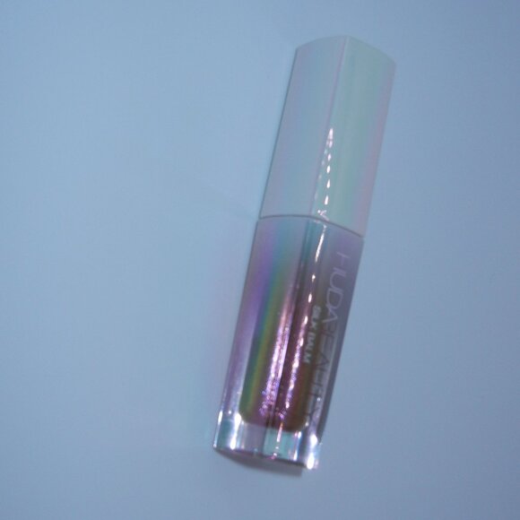 BD 2 for 24$ - NEW Huda Travel-size (1.8ml) Silk-Balm in Spice - Picture 1 of 3